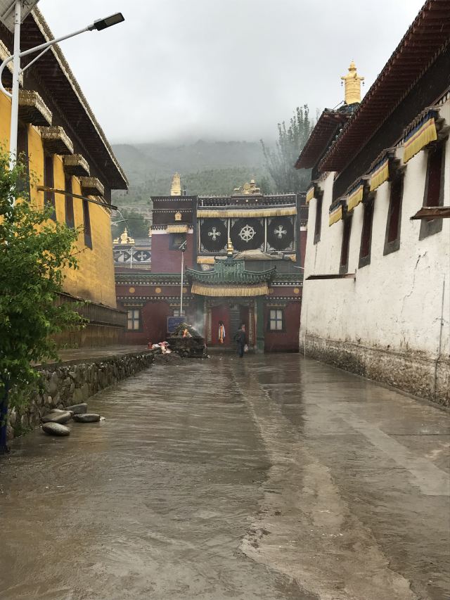 隆務寺