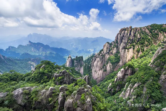 Отели с услугой парковкой в г. Пинсян