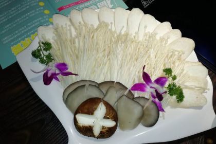 Zui Ba Xian Kao Yu ( China World Trade Center )