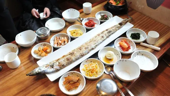 Cheonje Yeon Folk Restaurant