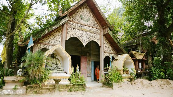 Mae Kampong Waterfall