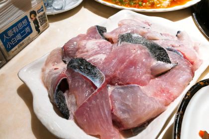 三峡特色鲜鱼酒家