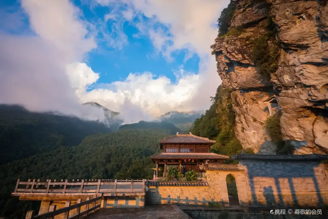 Hotels near Wuwei Temple