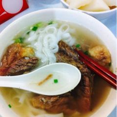 Sister Wah 여행 사진