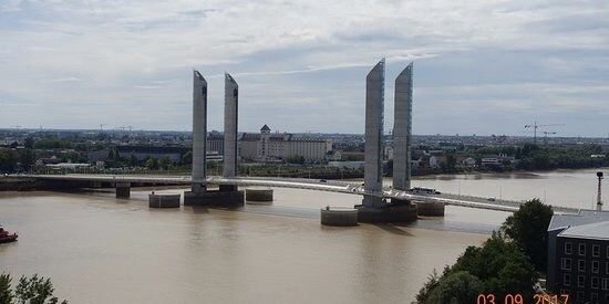 Jacques Chaban-Delmas Bridge