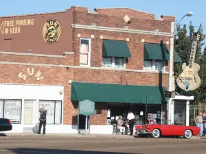 706 Union Ave