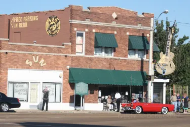 706 Union Ave