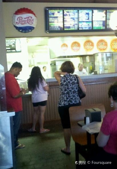 Tony's Pizza Hickory