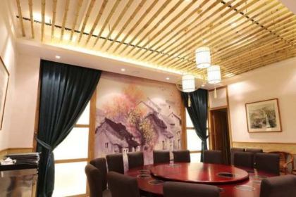 COURMET STATE FISHING VILLAGE