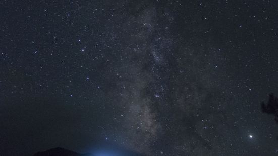 炉岙村路人山庄欢迎宁哈哈哈哈哈哈哈哈在阳台拍摄星空很棒。夏日