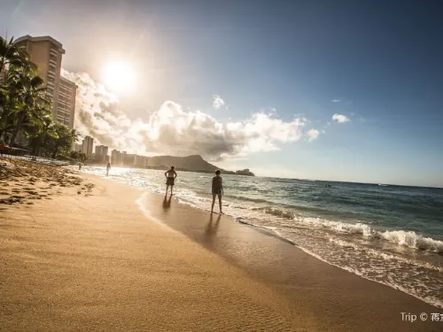 Hiking along the side practical tips for Diamond Head Hawaii