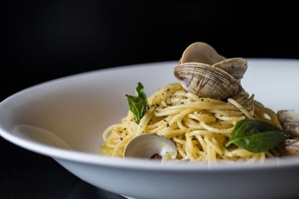 Niccolo Chengdu · The Bar