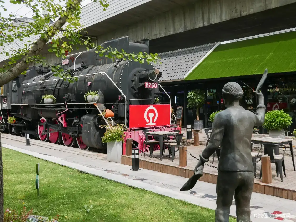 상해 철도 강만역 구부지 주변 호텔