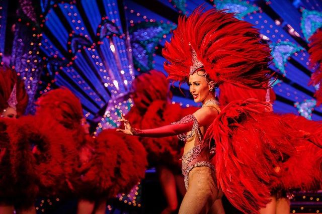 A Concise Guide to the Moulin Rouge, Paris