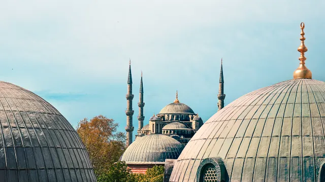 Iconic Blue in Istanbul: Sultan Ahmed Mosque You Cannot Miss