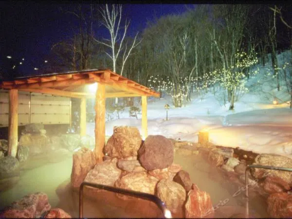 Hokkaido is The Place to Soak Up The Hot Springs during The Snowy Season