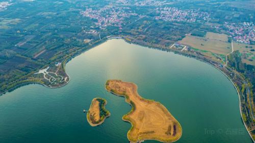 Heming Lake Scenic Spot