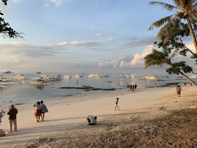Alona Beach