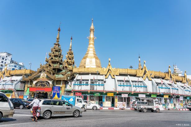 Sule Pagoda