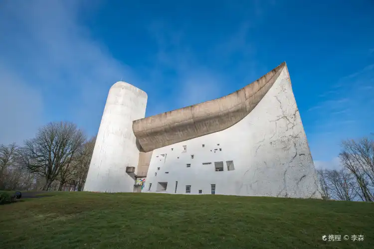 Hôtels à proximité de : Colline Notre-Dame du Haut by le Corbusier