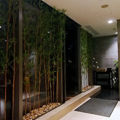 Rong Yi (Kai De Plaza) User Photo