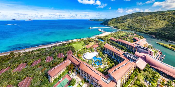 Yalong Bay