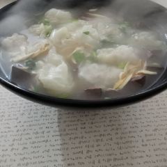 海鮮味骨湯餛飩店(小董鍋貼)張用戶圖片