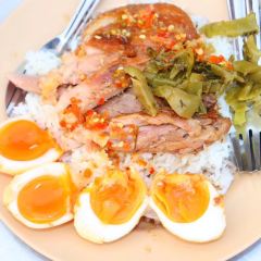 Chang Phueak Pork Leg Rice User Photo