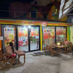 Jonah's Fruit Shake & Snack Bar 여행 사진
