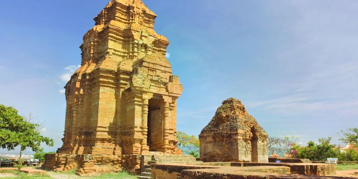 Po Sah Inu Cham Towers