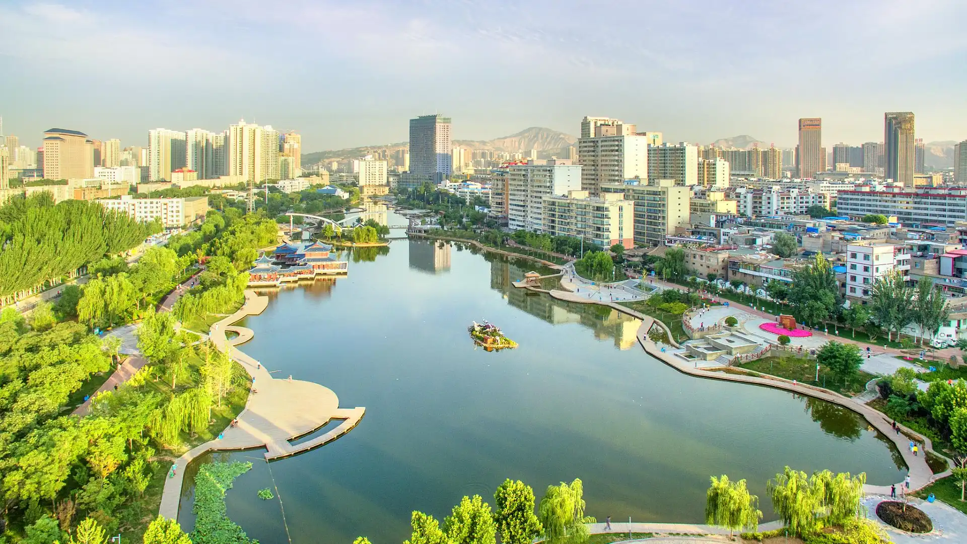 Hotels near Yantan Park (North Gate)