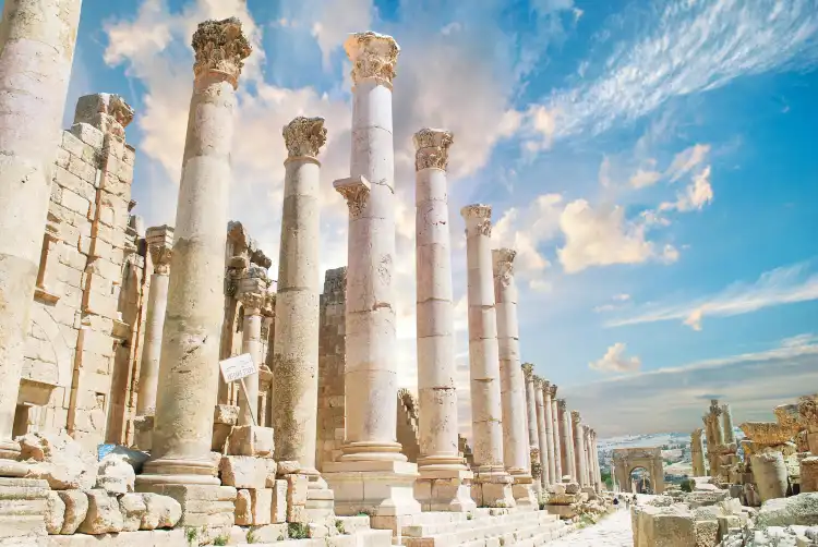 Hotels near Colonnaded St