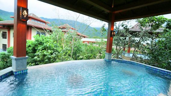 Qixianling Niaochao Hot Spring