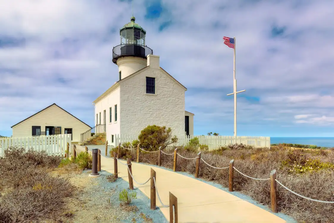 Hotels near Point Loma