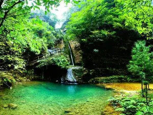 Shuangmen Gorge Chinese Poetry Valley