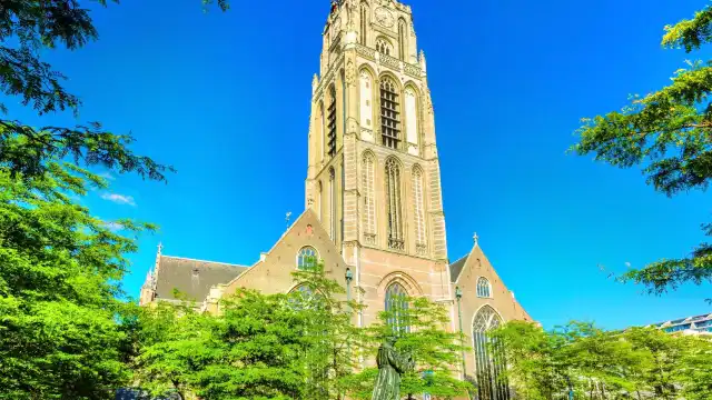 Hotels near St. Lawrence Church
