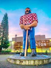 Paul Bunyan Statue