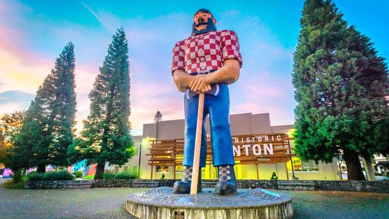 Paul Bunyan Statue