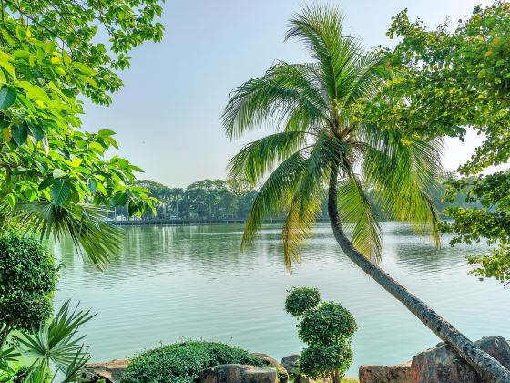 Kandawgyi Lake