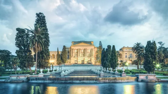 Cannes + São Paulo + Antibes + Nice + Monaco + Èze one-day tour[Chartered private charter]