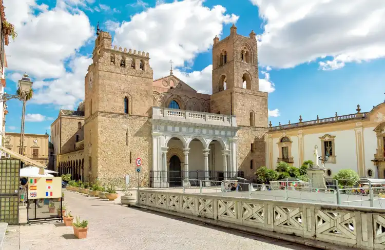 Hotel in zona Chiostro Benedettino