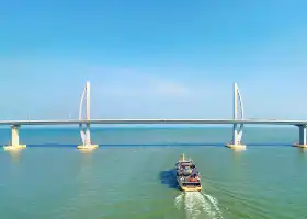 海上看港珠澳大橋