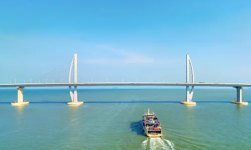 Hong Kong-Zhuhai-Macao Bridge Boat Tour