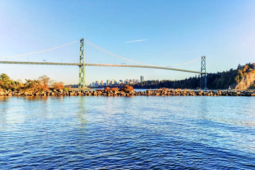 Hotels near Lions Gate Bridge