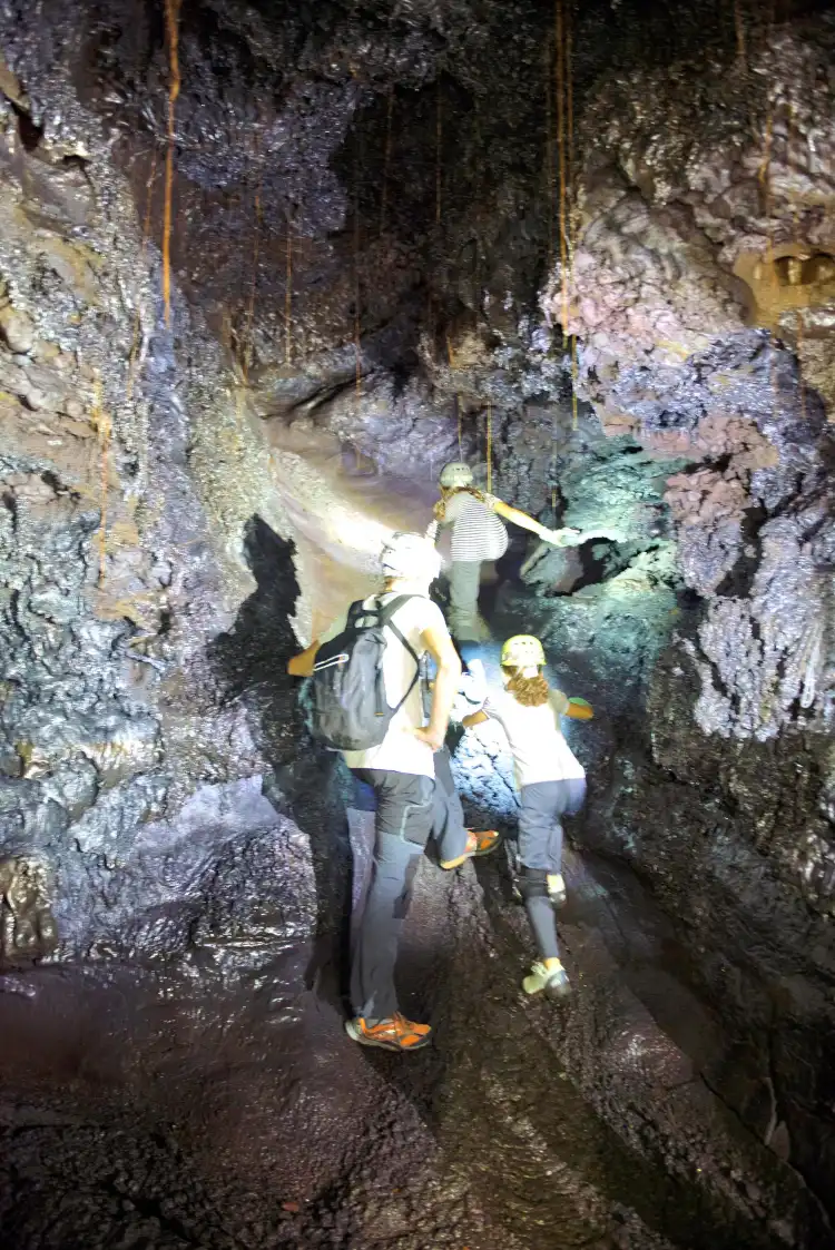 Hotels near Lava tube