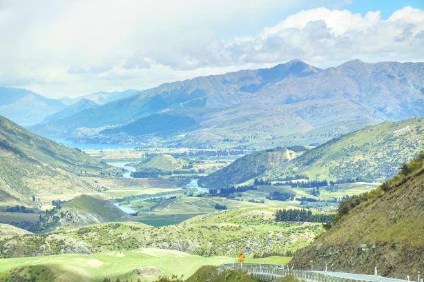 Crown Range Road Scenic Lookout