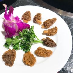 大匠工房古船木艺术餐厅·猪肚鸡专门店(兴工北街店) User Photo