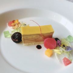 Maxim's DE PARIS User Photo