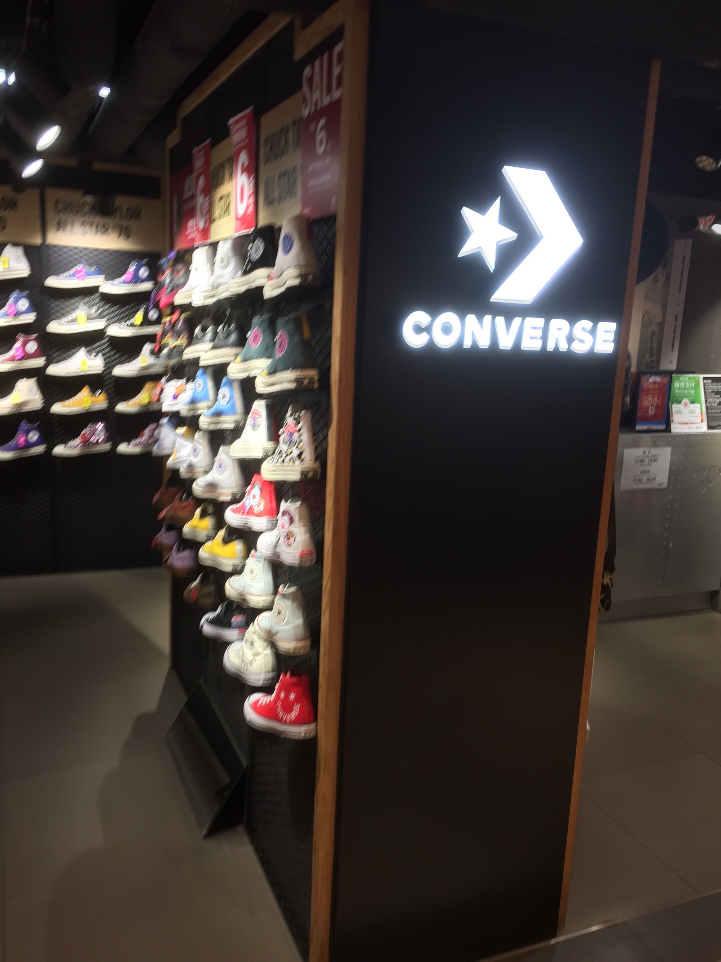 Converse store jakarta sale
