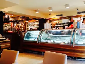 Della Lucia - Eis - Cafe - Bar